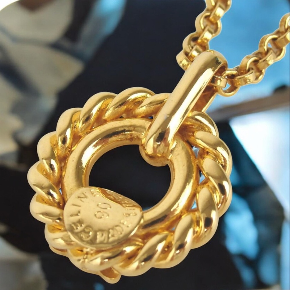 CELINE Signature Necklace 🤩🔥 - Picture 4 of 9